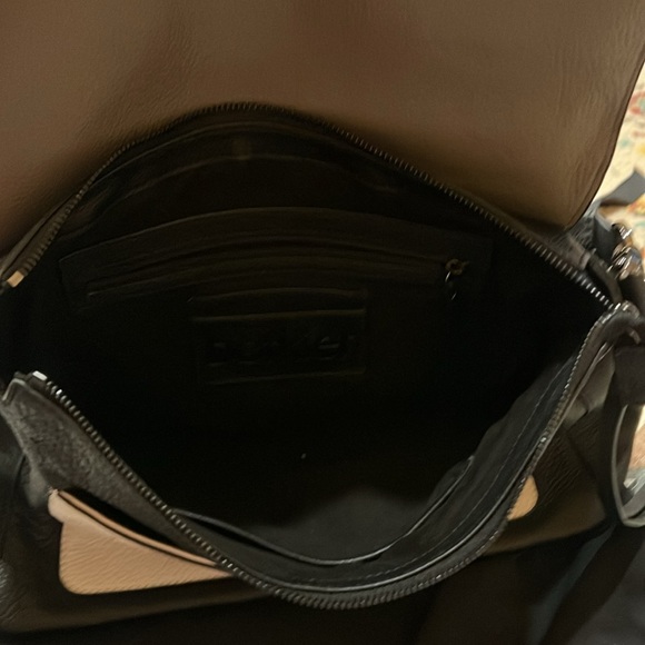 Handbag - Picture 2 of 5